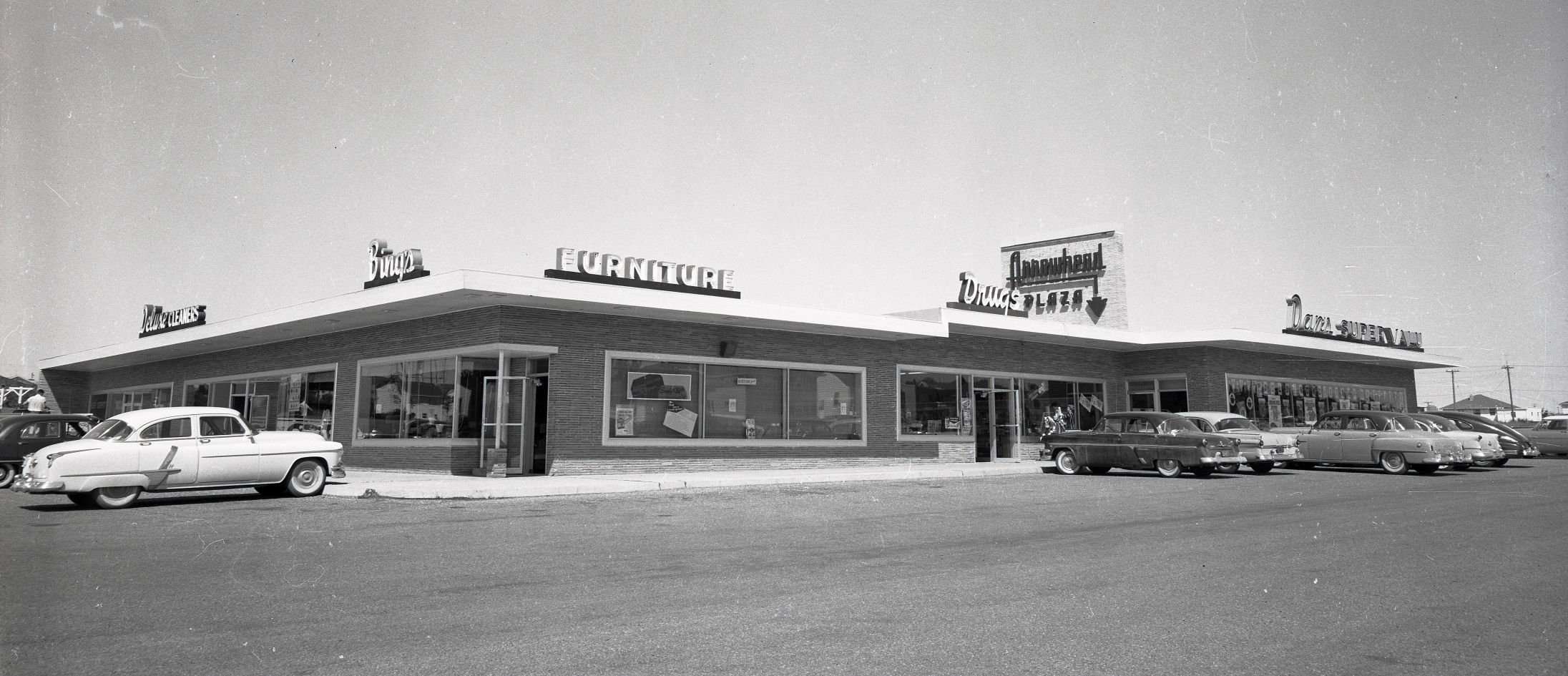 Arrowhead Plaza 1955